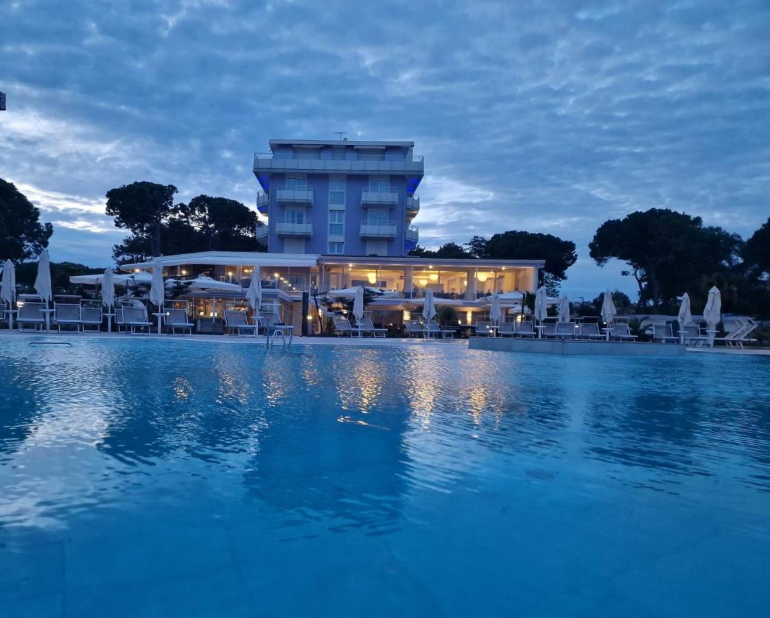 Fantinello Hotel Caorle Exterior foto