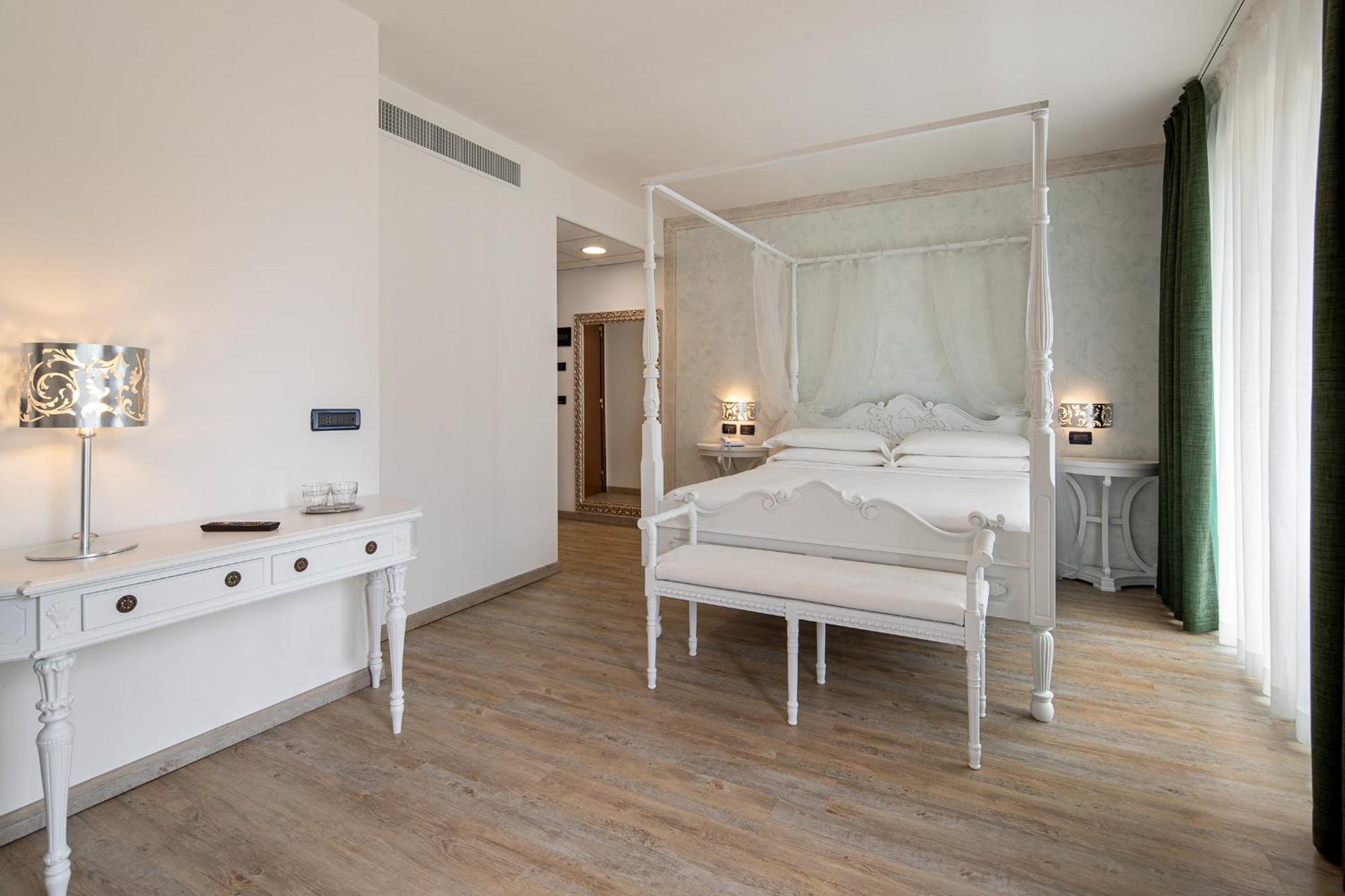Fantinello Hotel Caorle Exterior foto