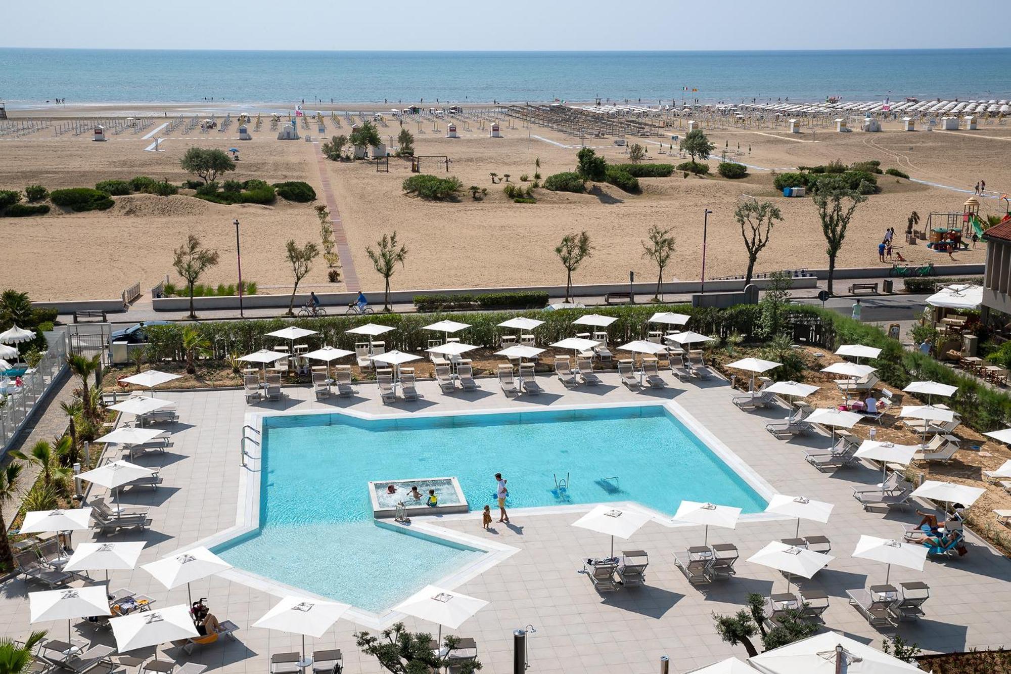 Fantinello Hotel Caorle Exterior foto