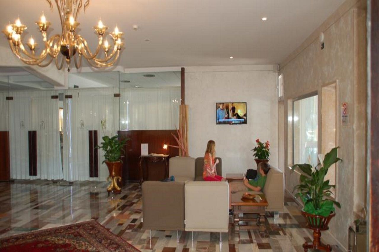 Fantinello Hotel Caorle Exterior foto