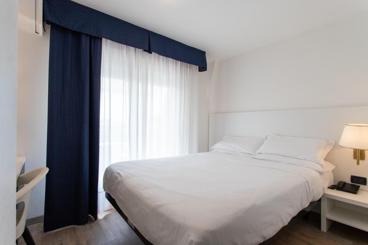 Fantinello Hotel Caorle Exterior foto