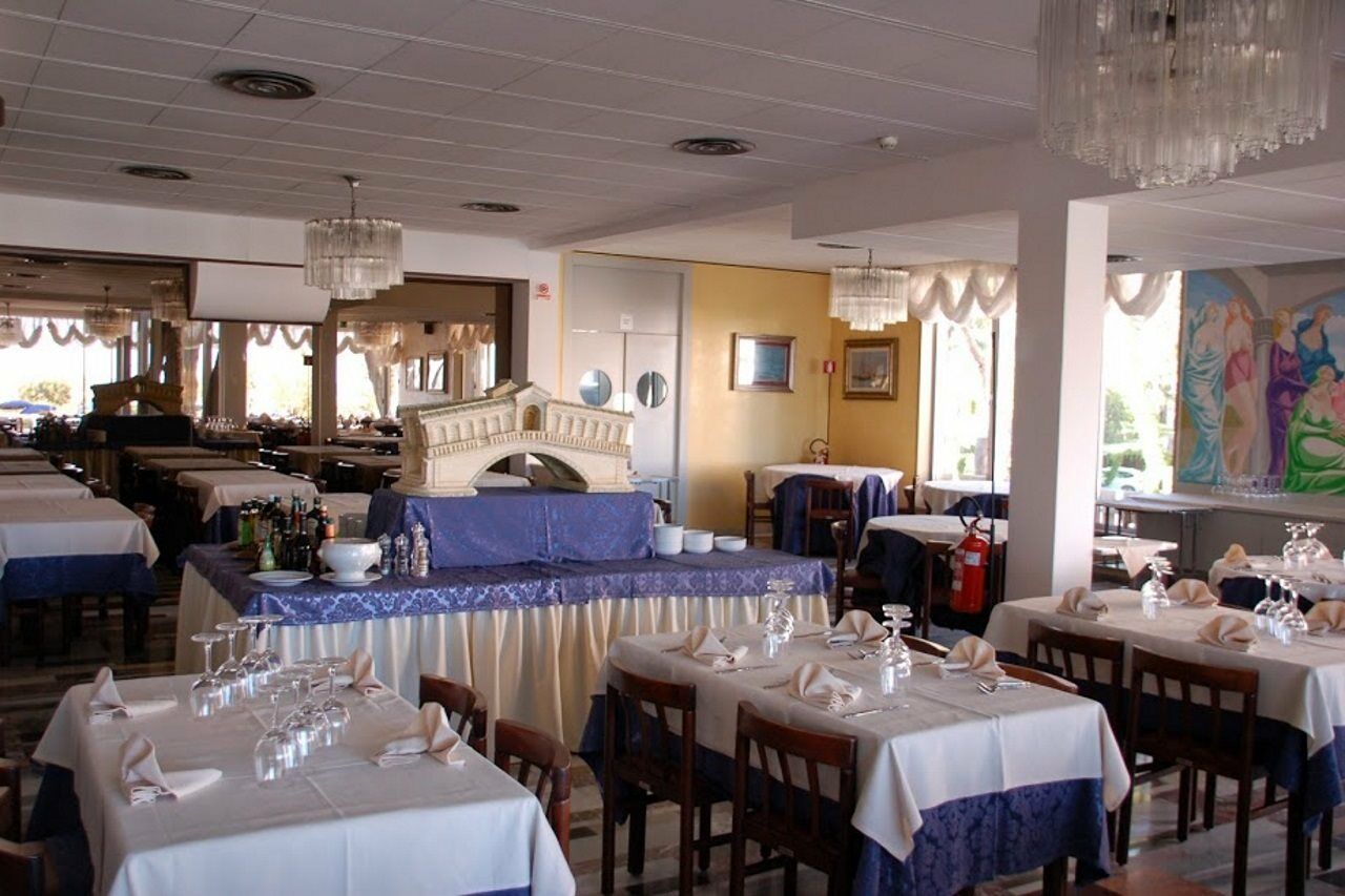 Fantinello Hotel Caorle Exterior foto