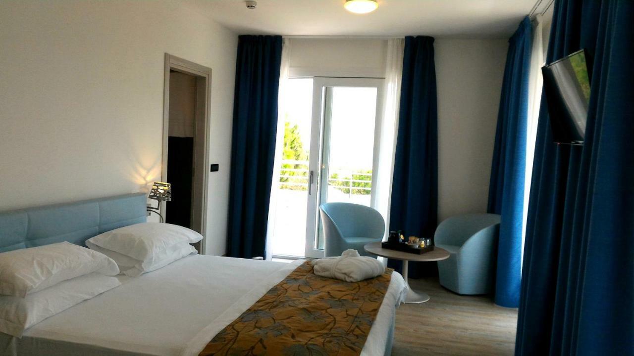 Fantinello Hotel Caorle Exterior foto